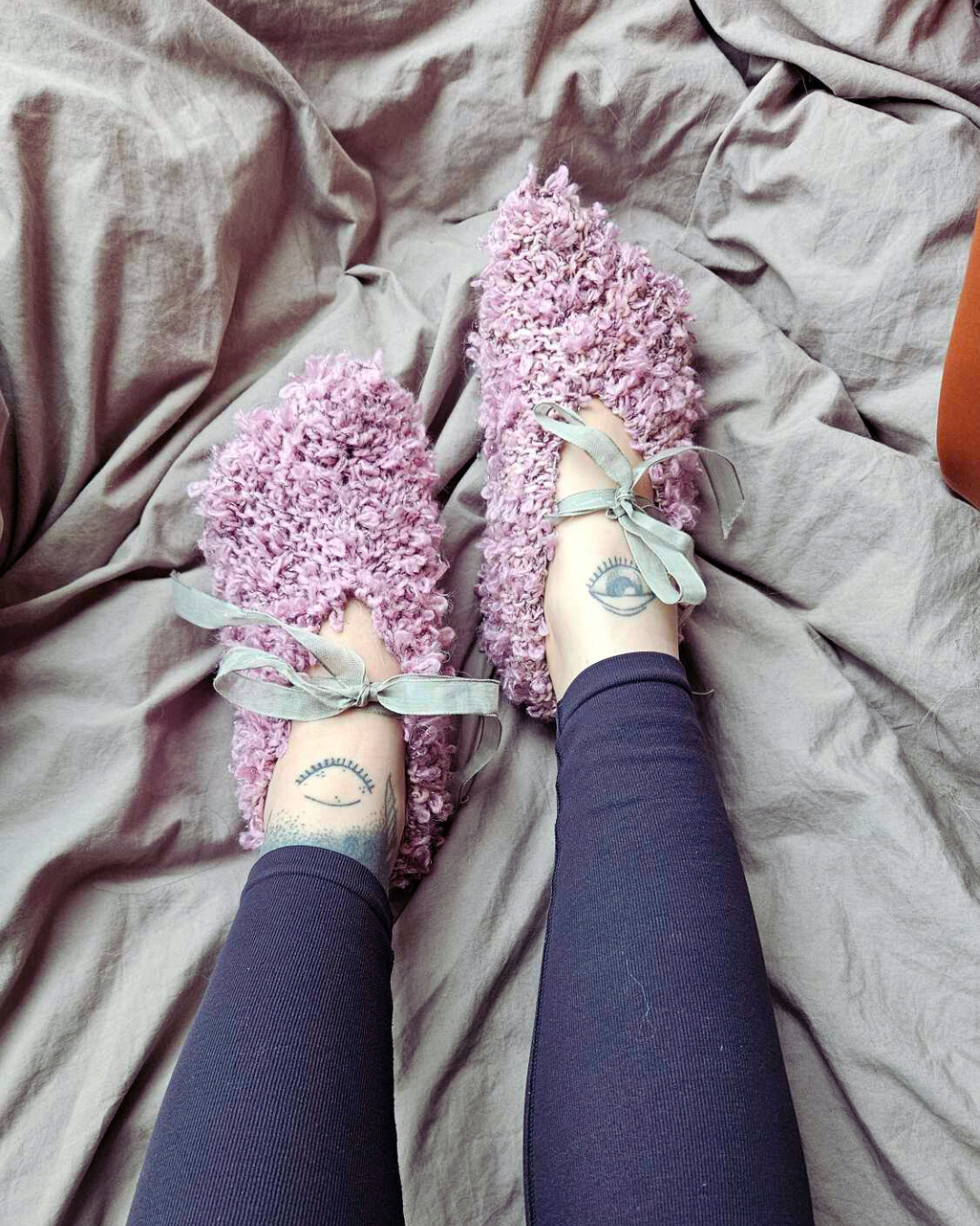 FLUFFY FEET