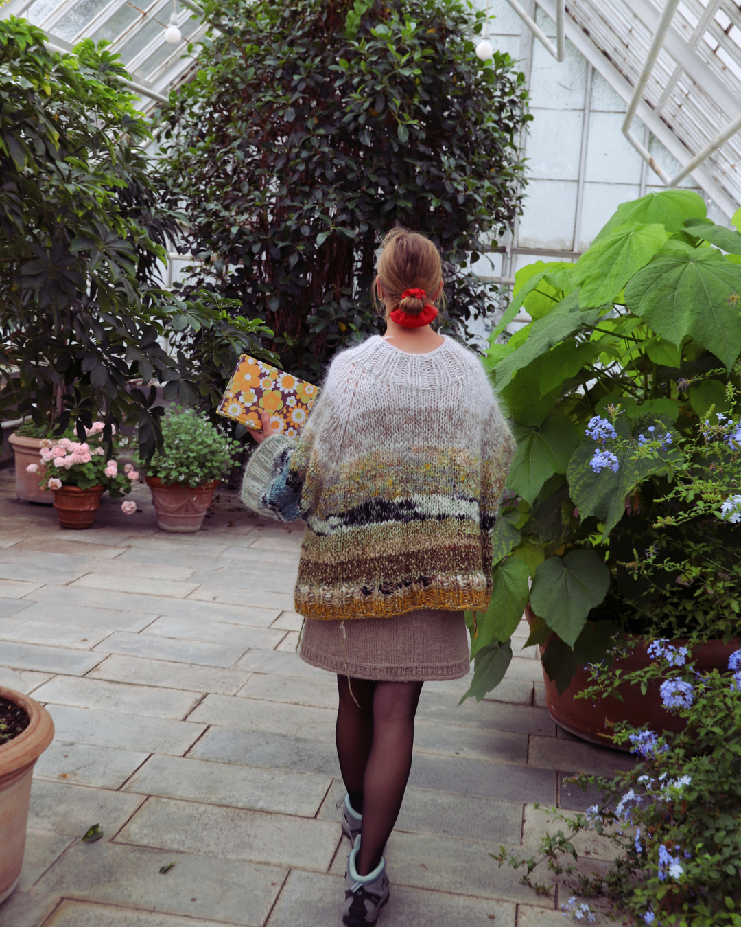 SPRING SWEATER