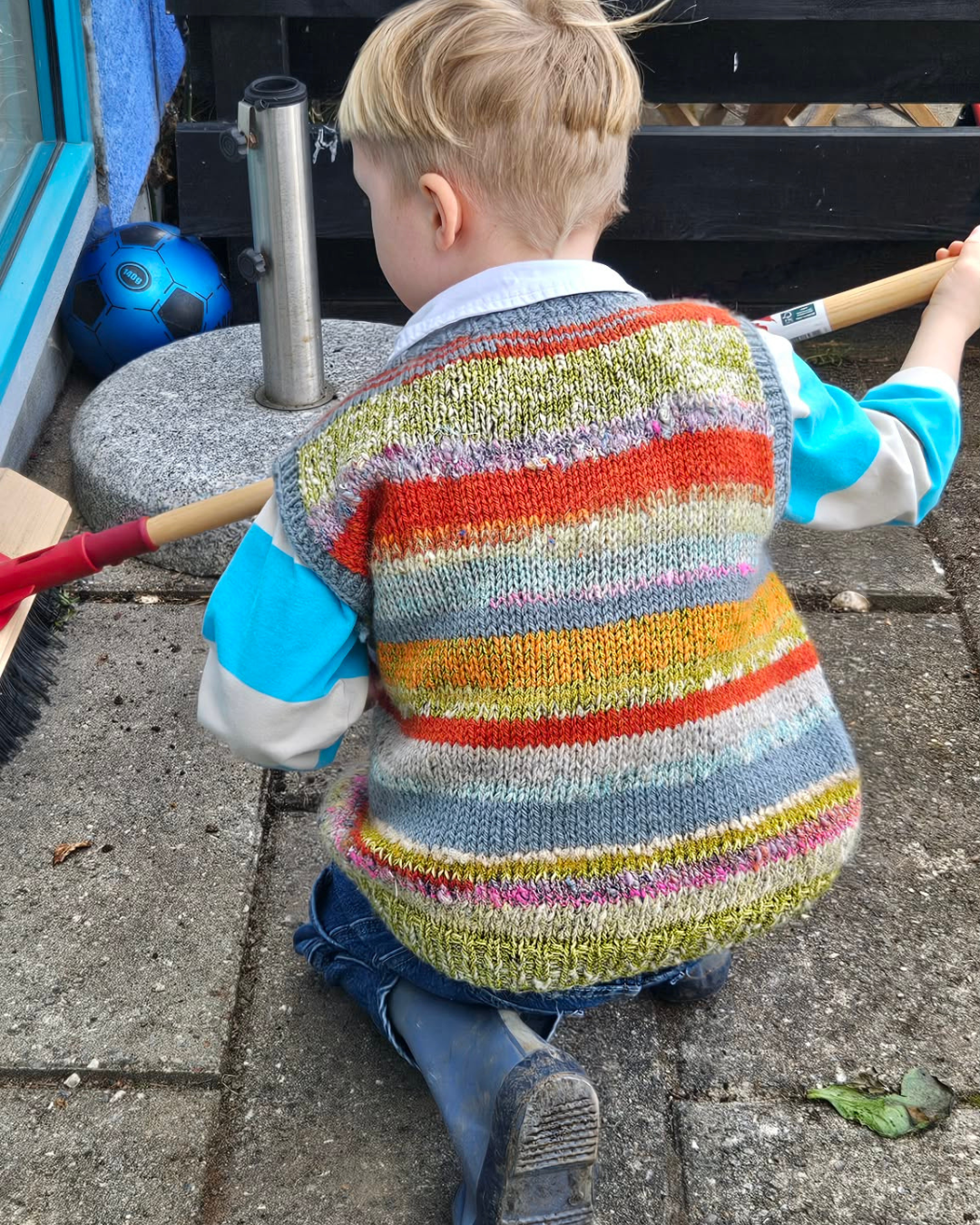 Easy and quick Scrap Yarn Vest