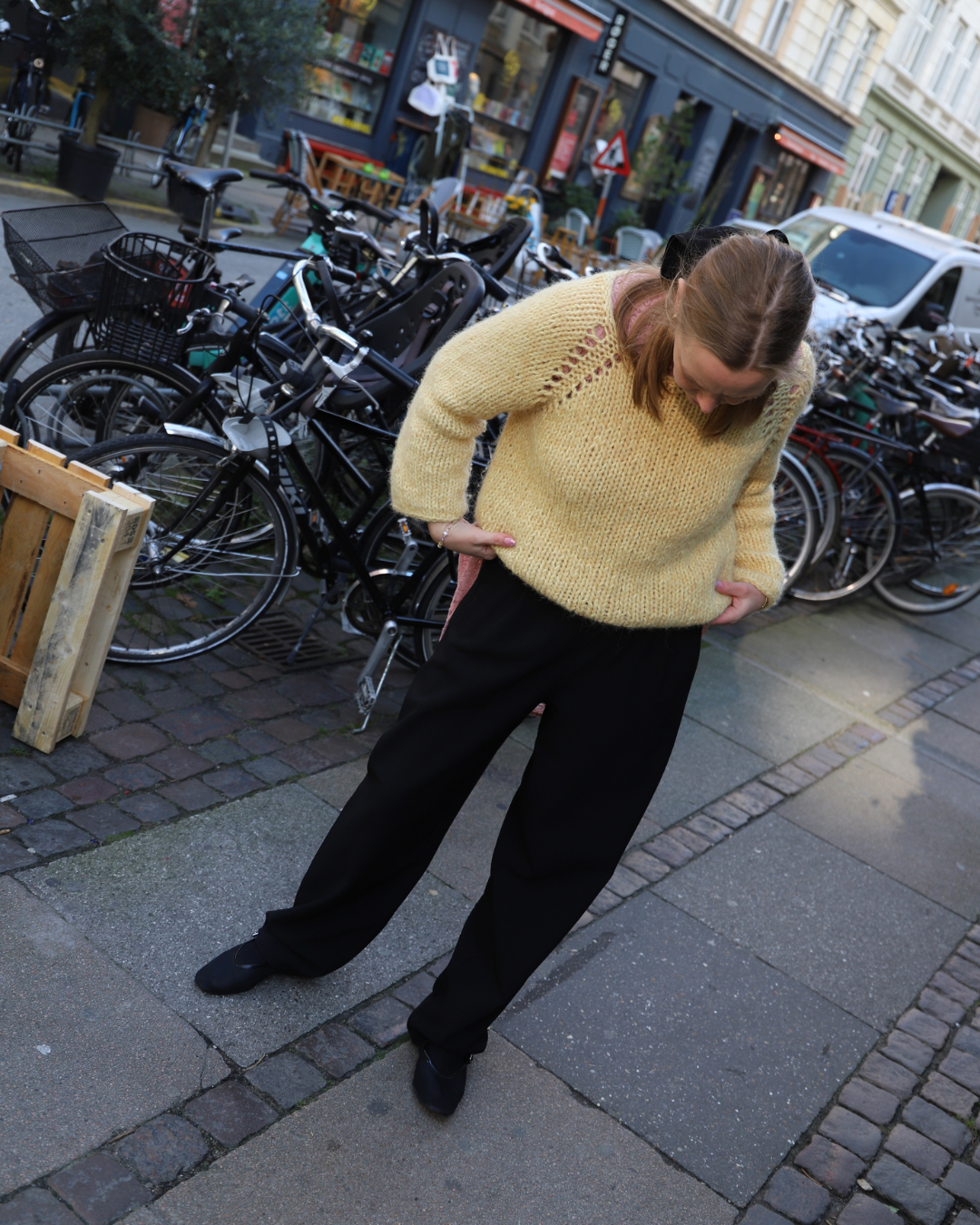 Begyndervenlig striksweater i chunky passform